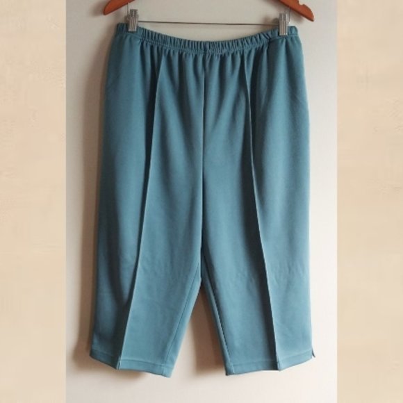 Blair Pants - Blair Capri Pants Size 18MS Sea Green Pedal Pusher Casual Leisure Travel Holiday